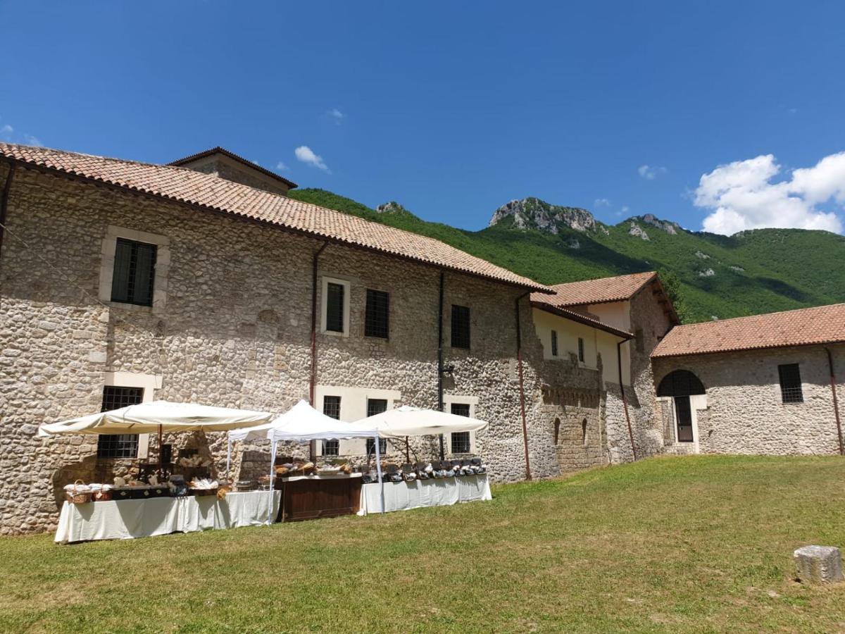 Abbazia Ss. Quirico E Giulitta Hotell Micigliano Eksteriør bilde