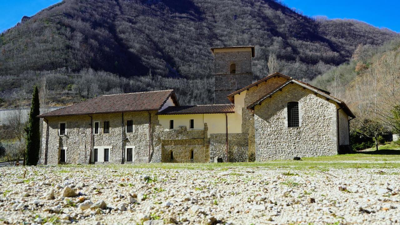 Abbazia Ss. Quirico E Giulitta Hotell Micigliano Eksteriør bilde