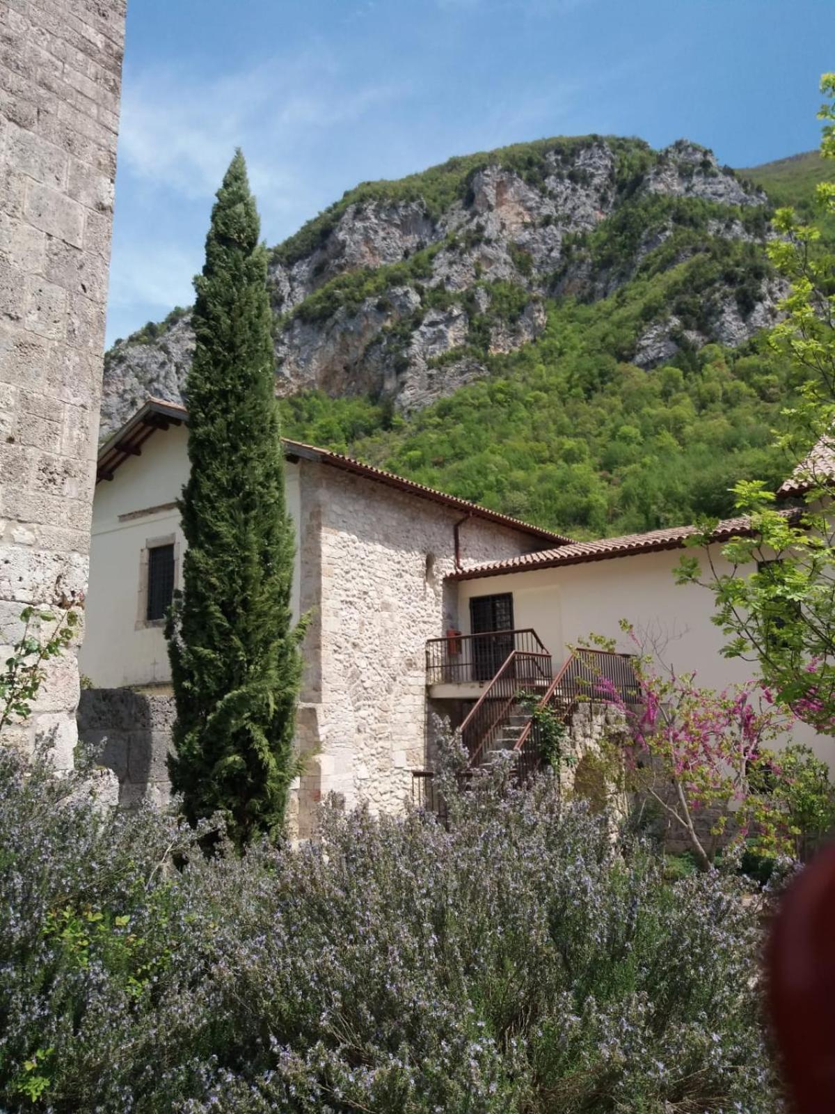 Abbazia Ss. Quirico E Giulitta Hotell Micigliano Eksteriør bilde