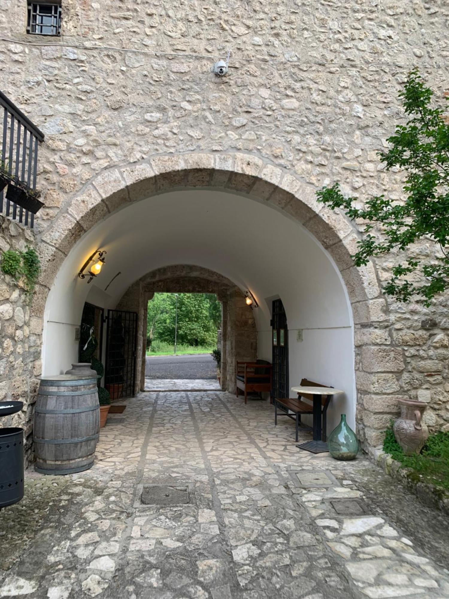 Abbazia Ss. Quirico E Giulitta Hotell Micigliano Eksteriør bilde